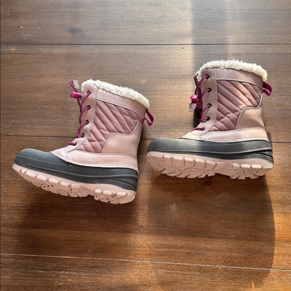 Size 1 all in motion snow Boots - Picture 7 of 13